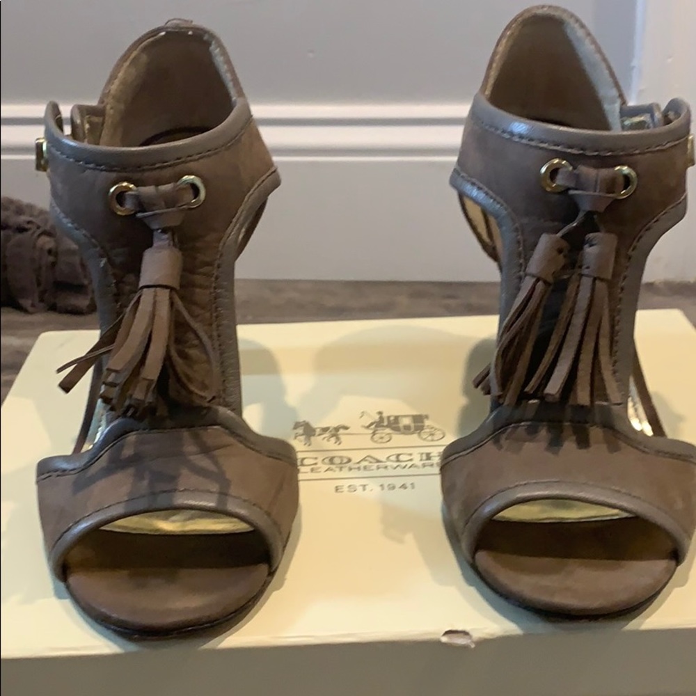 Coach Tristen Nubuck/Calf here 6.5